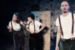 Jasmin Loreen Besemer, Elisabeth Taraba und Valentin Barztsch Jasmin Loreen Besemer, Elisabeth Taraba und Valentin Barztsch, Das Kalte Herz, Wilhelm Hauff, Schultheater, Märchen, Werkbühne Berlin, Kindertheater, Michael Tschechow, Berlin Kindertheater, Theater, Jobst Langhans, Theaterpädagogik